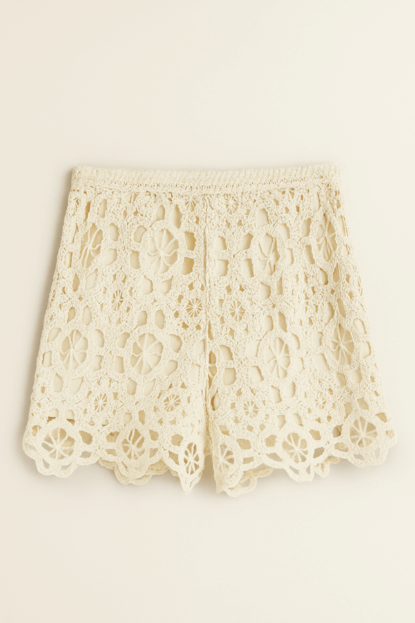 Short ajouré en crochet floral