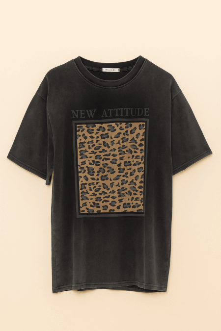 T-shirt Femme oversize “New Attitude” avec imprimé léopard