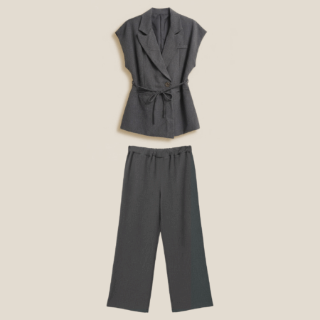 Ensemble tailleur sans manches – blazer ceinturé & pantalon large